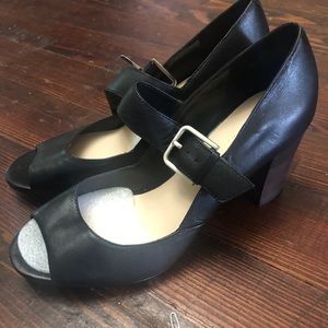Nine West black leather peep toe heels/mules, 8